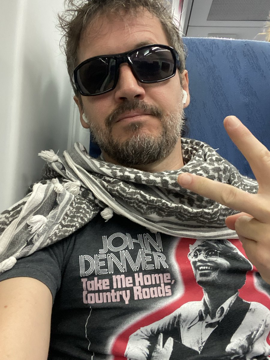 12O, 28 anys sense John Denver.