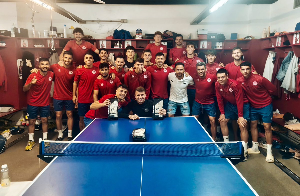 🤝⚽ VISITAS A VESTUARIOS

AFE ha estado con los compañeros de la UE Olot para informarles acerca de los servicios del sindicato.

¡Muchas gracias por la acogida!