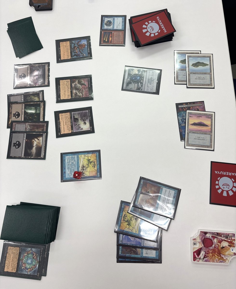hareruya_niigat's tweet image. 【大会情報】（番外編）
店内では『ミドルスクール』のフリープレイ中のお客様がいらっしゃいます‼

4名集まれば突発で大会を立てたりもできるので、みんなでミドルスクールも盛り上げて行きましょう‼
マナバーンやダメージスタックなど懐かしのルールを使った独自の戦略が楽しめますよ♪