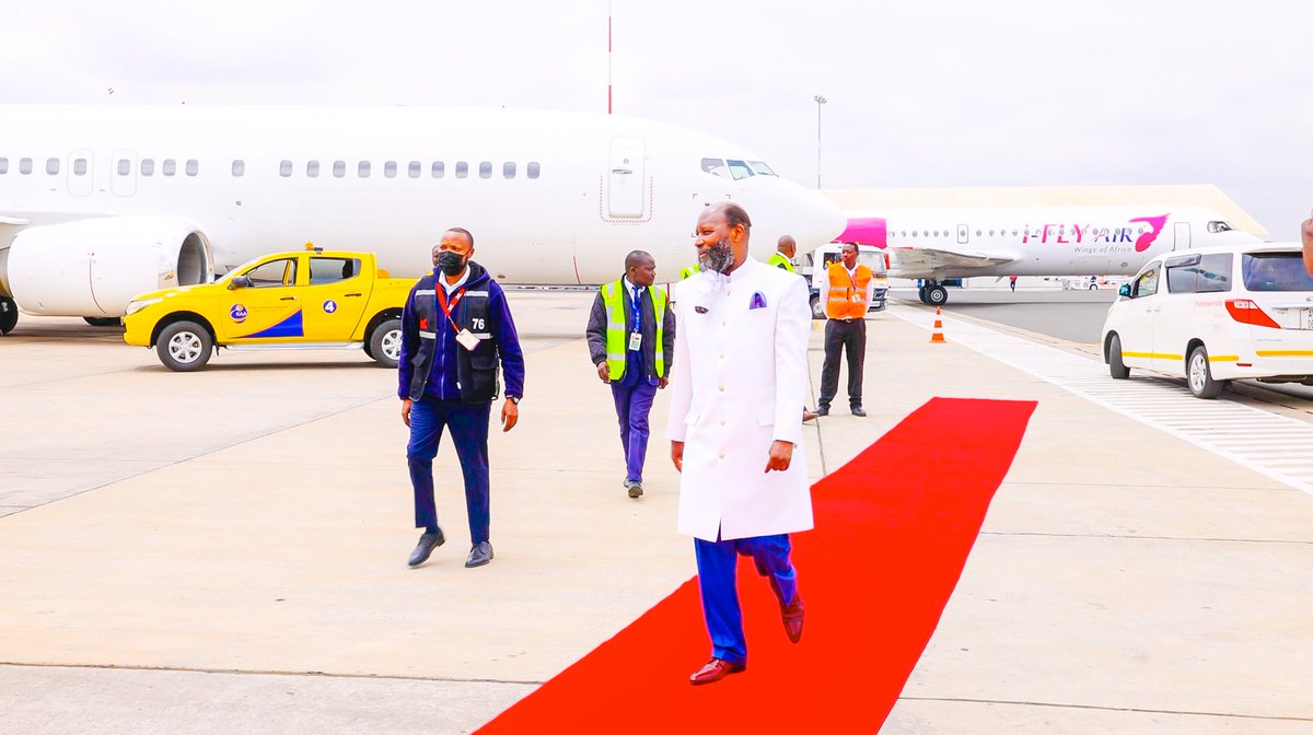 TwoMegaProphets's tweet image. OWUOR BREAKING NEWS ☝️😇
A red carpet is the least I deserve. However, this carpet begins in nowhere and ends in nowhere. Amen.
x.com/TwoMegaProphet…