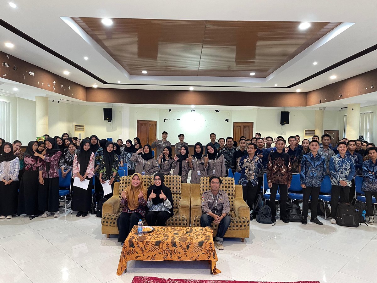HMTIUTM's tweet photo. Telah terlaksana seminar PKM dengan narasumber ibu Dr. Noor Ifada, S.T., MISD. pada tanggal 11 Oktober 2025

#PKM #universitastrunojoyomadura #teknik #teknikindustri #mahasiswa #organisasi #hmti https://t.co/JglnIkmgDv