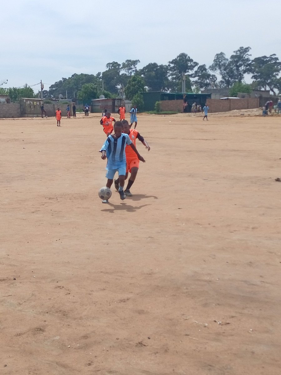 development_fc's tweet image. Match Day Results
Saturday 11 October
Liverpool Development 4 : 4 East Bangers
(Toka ⚽⚽⚽, Letjeka ⚽)
#ForeverLiverpool #Under15 #TeamyoDumo