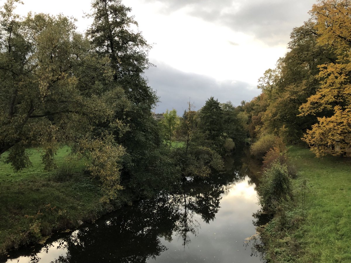 ,But he wanted the sun
And I wanted the whole
And the white light scatters
And the sun sets low
Like a pain in the river’
( P.J. Harvey )