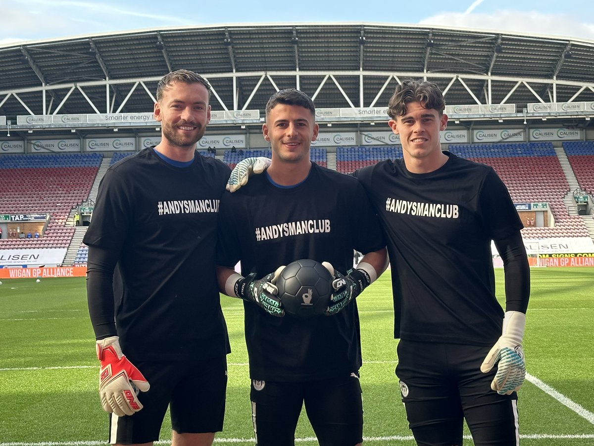 Comedy_Col's tweet photo. Hats to @LaticsOfficial for awareness of the amazing work @andysmanclubuk do prematch yesterday…🙌🏻

Over 6,000 men attending each week across 300+ groups

With 100+ at the 3 Wigan Groups each week

Working together to tackle local issues head-on…👌💙👊🏼

@WiganAthSC @SamTickle3 https://t.co/sqqFROMpqE