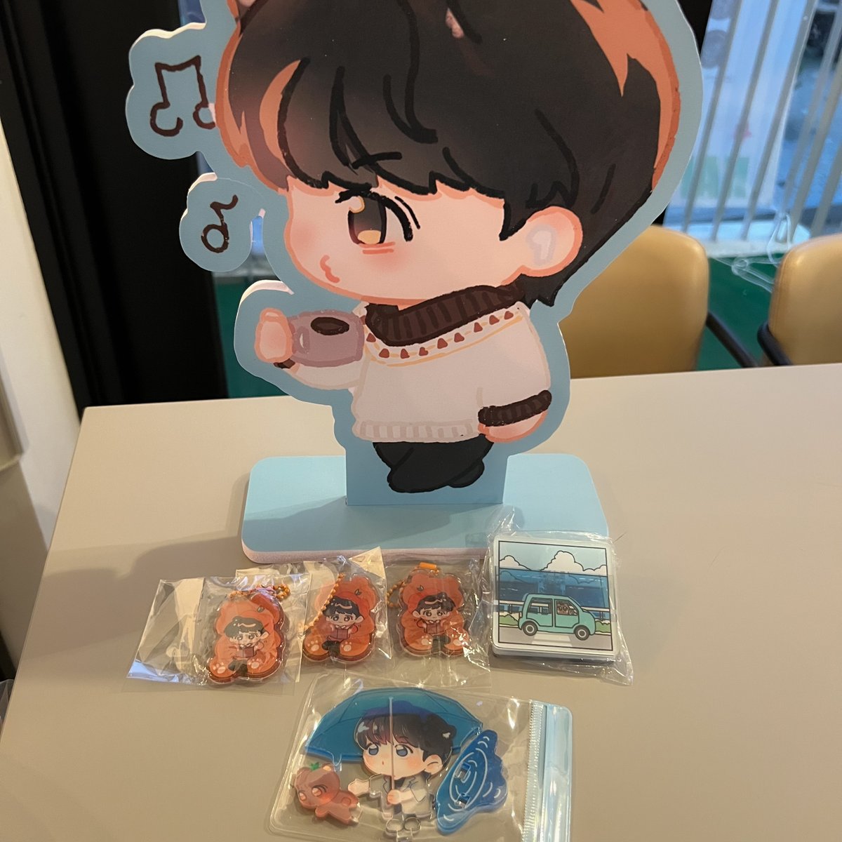 카페가 너무 예뻐요 ... 🫶😻
특전들도 너무 예쁘고 굿즈들이 진짜 짱 ... 😭😭 
곰돌이가 가득가득해서 어딜봐도 곰돌이 천국 🧸
분위기가 너무 조아서 행복해ㅆㅓ요 🥰 
종호야아 생일 축하해 💜
#쥬르노종호_여행기록중