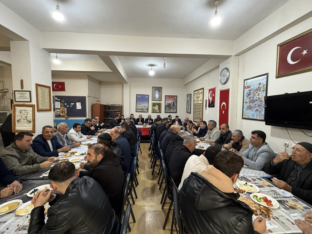 Anahtar Parti Gürsu İlçe Başkanı Sn. Süleyman AĞIRMAN ve yönetimi Erzurumlular Dernek Başkanı  Secahattin SÖNMEZ  bey düzenlemiş olduğu kahvaltı programına katılım sağladı.