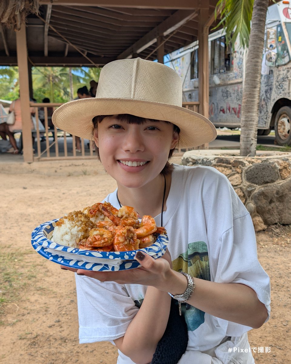 ANOTHERSKY_NTV's tweet image. ハワイを訪れていたのは、
俳優の #杉咲花 さん 🌺🫧

以前ハワイを訪れた際に、
ガーリックシュリンプを食べ歩いたという杉咲さん🍤
ロケでは、ノースショアの人気店まで足を運ぶことに 🚙💨

大好きな味を堪能した瞬間の
リアクションにもご注目ください 😋🌴

#ANOTHERSKY #アナザースカイ…