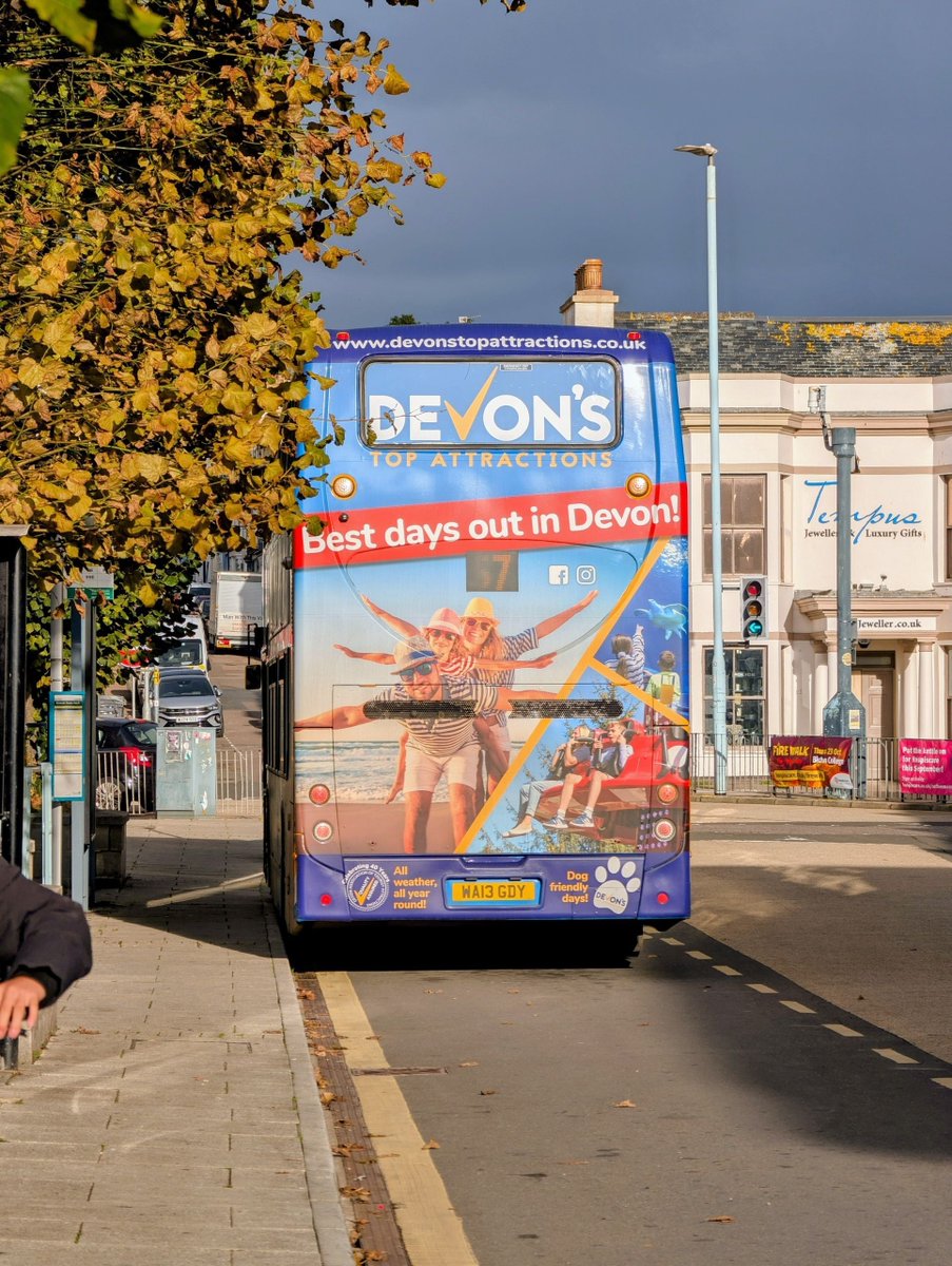 Has anyone seen our Devon's Top Attractions - back of bus? 
🚍🚆🚲 Explore Devon’s Top Attractions without the car!
Buses, trains &amp; cycle routes make it easy (and greener 🌿) to get around the county.
Plan your car-free days out with our new guide 👇
buff.ly/tAF9Fby