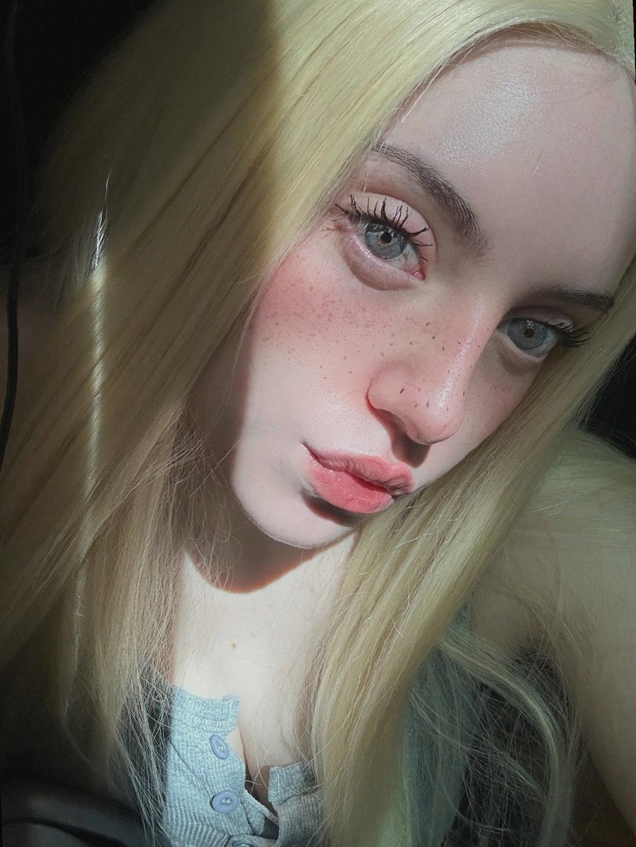 Pri_Rocha85's tweet photo. new lip shade and my confidence went up 20% https://t.co/SBDaTGuOaQ