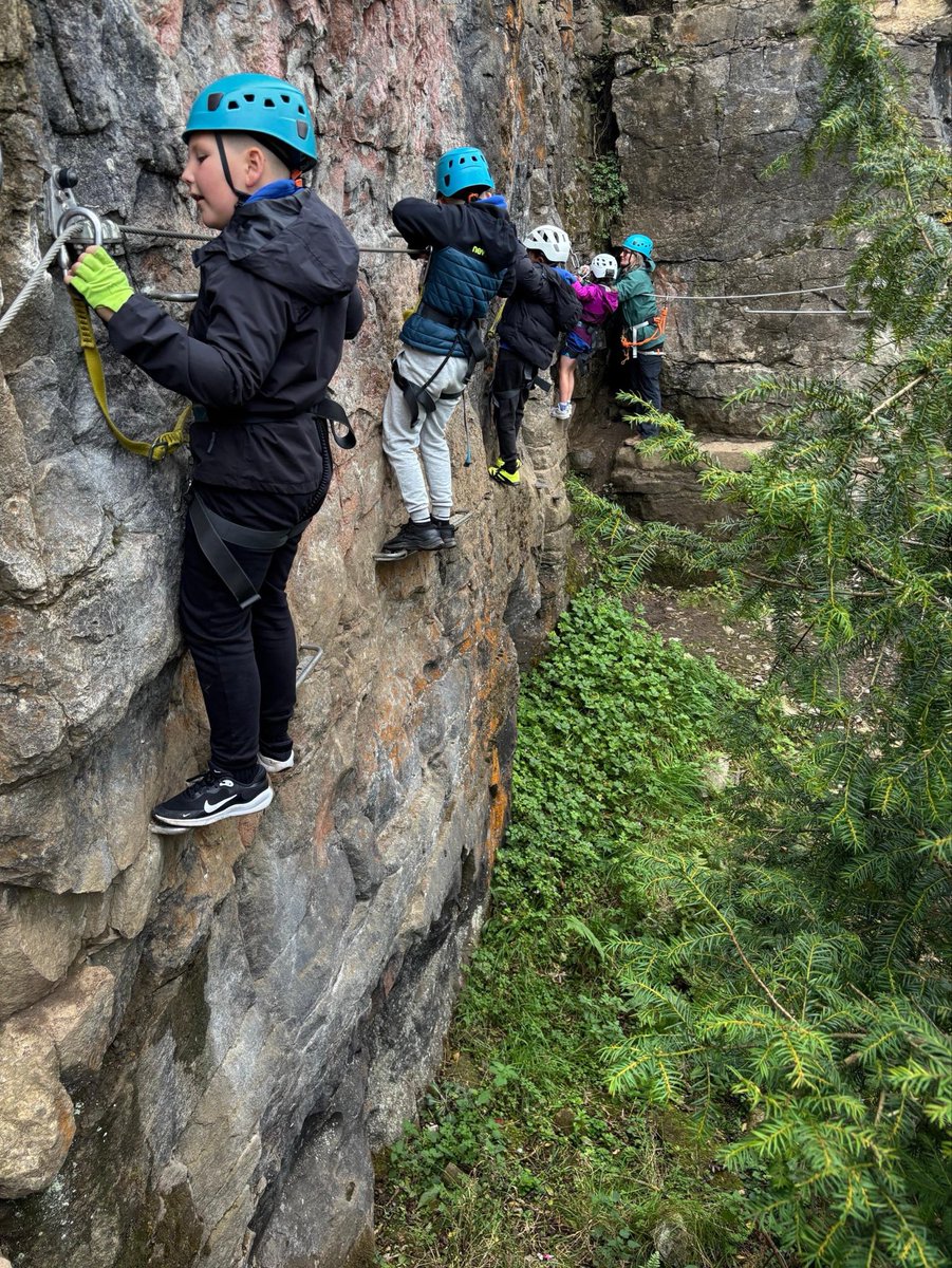 MeaseThe's tweet image. Year 4 had a fantastic time on their residential this week. So proud of their resilience and team work. Thank you to the team @MountCookCentre for looking after us! #partnership #responsibility @satrust_