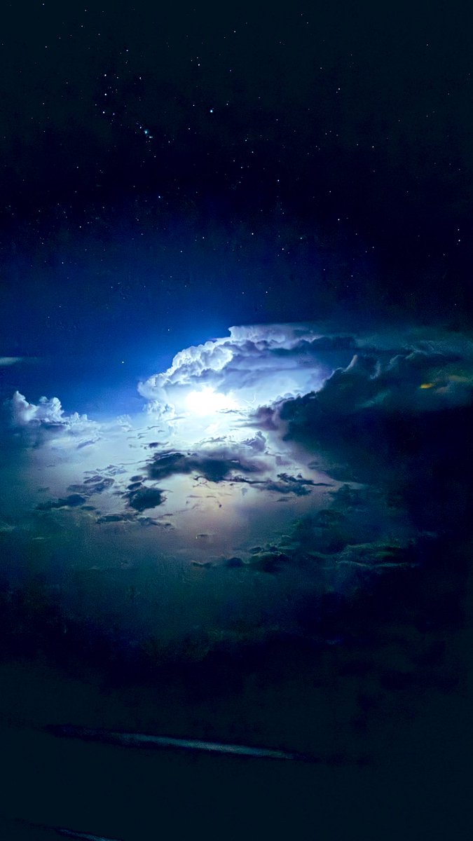 Scott Bateman MBE (@scottiebateman) on Twitter photo ⚡️Cumulonimbus is nature’s skyscraper with attitude.
Captured here from the A350 flight deck en route to Hong Kong, this Cb is putting on a light show worthy of a rock concert. Beautiful from a distance… but definitely not something you’d want to fly through.
A Cumulonimbus ⚡️Cumulonimbus is nature’s skyscraper with attitude.
Captured here from the A350 flight deck en route to Hong Kong, this Cb is putting on a light show worthy of a rock concert. Beautiful from a distance… but definitely not something you’d want to fly through.
A Cumulonimbus