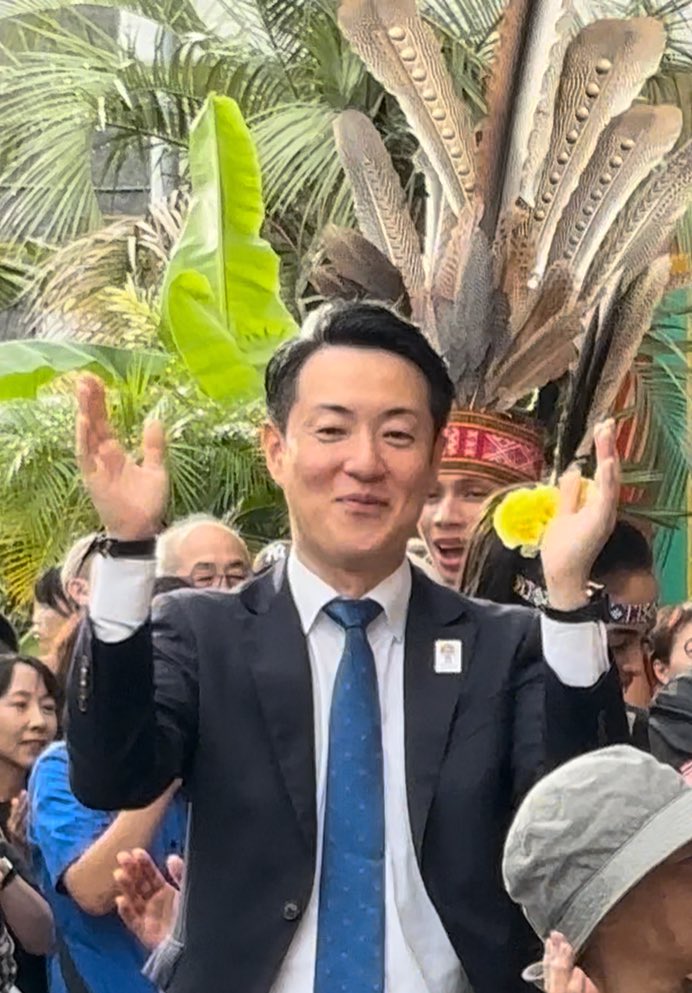 rx_178_1's tweet image. マレーシアのショーで横山市長さん踊ってたよ
市長さん有難う