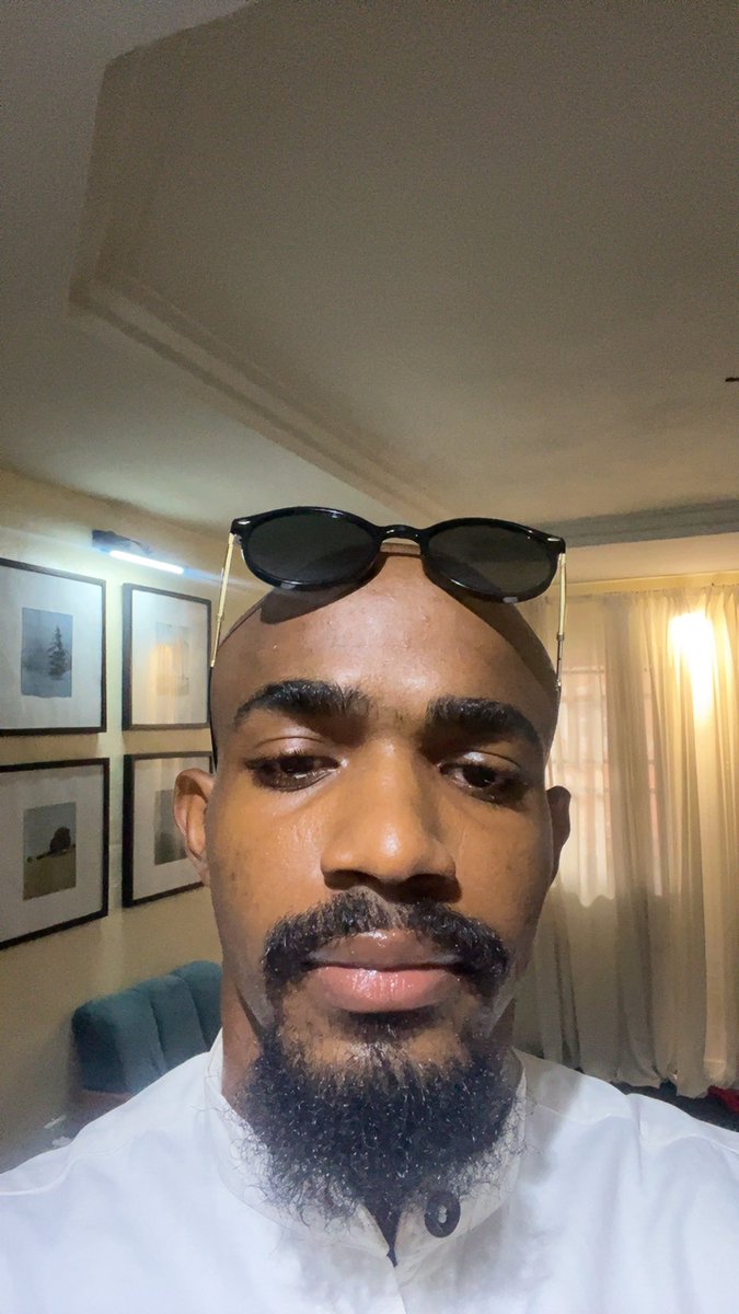 its_xharlz's tweet image. Let’s go to church 🤍🤎