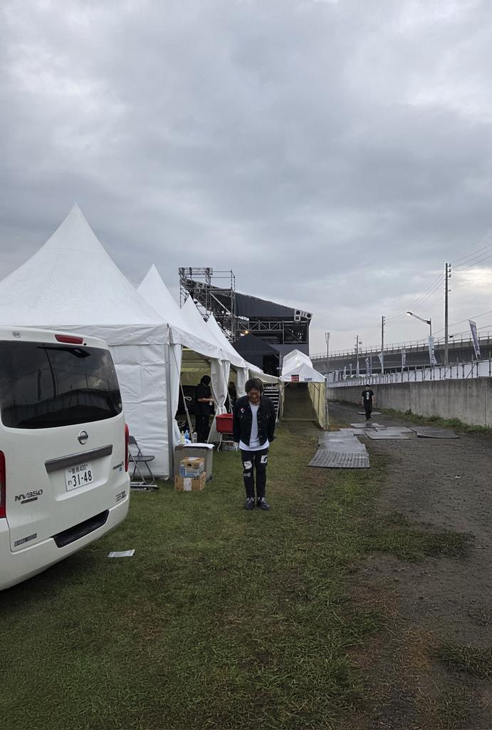stepup_ryosuke's tweet image. ようやく引いた汗もまたぶり返したけど、間に合った

次は君の番だ

#エバヤン #下北から無事到着