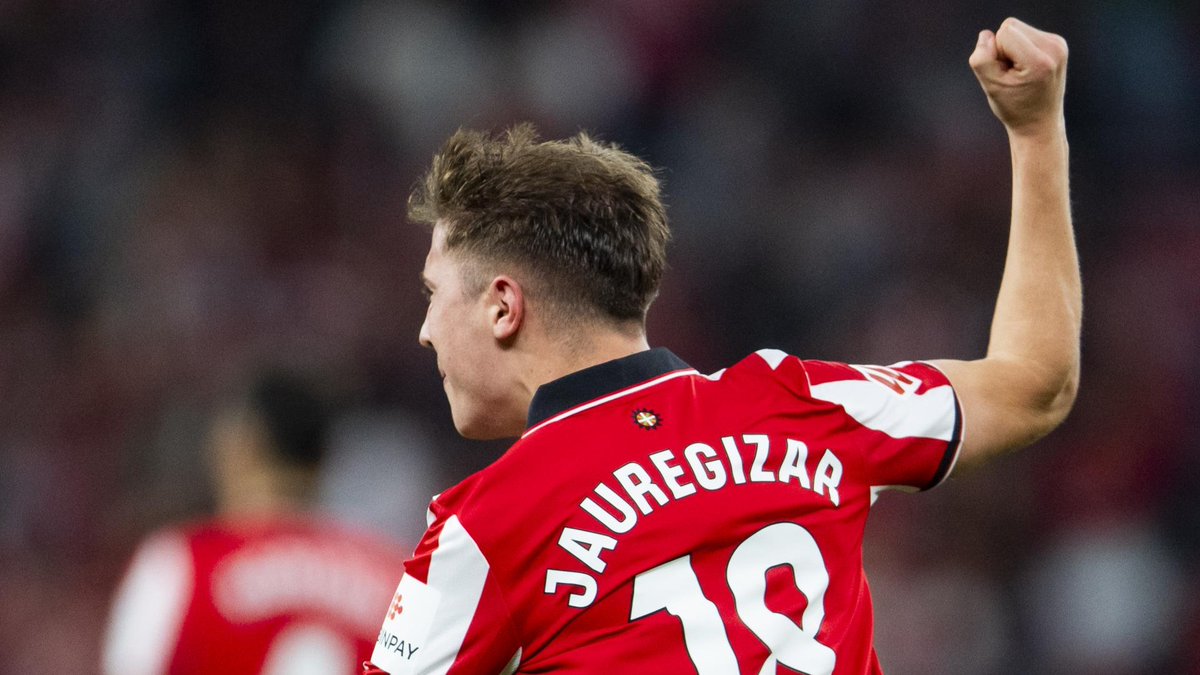 AthleticXtra's tweet photo. 🚨🎙 Jaure: "No hay nada más allá del Athletic. Lo tengo muy claro. Para mí es el club de mi vida, siempre lo ha sido. Mi sueño ha sido jugar aquí y lo estoy cumpliendo. Soy un privilegiado. Espero disfrutar de esto toda mi carrera. ¿One Club Man? Ojalá".

[@elcorreo_com] https://t.co/Afpdb63Yx7