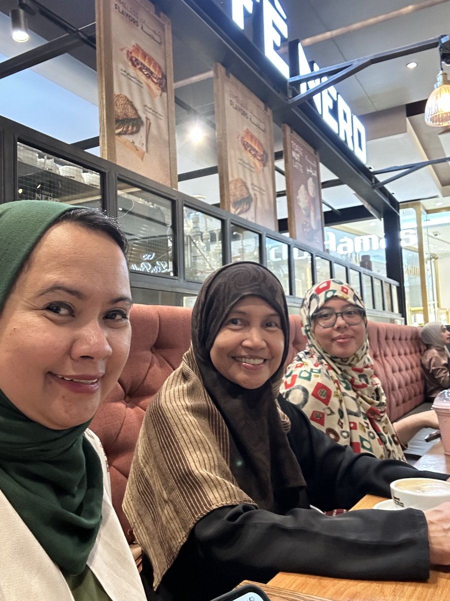 BisdakV's tweet image. Tea &amp;amp; coffee time at Galleria Mall.

#family #weekend #love #birthday #AbuDhabi