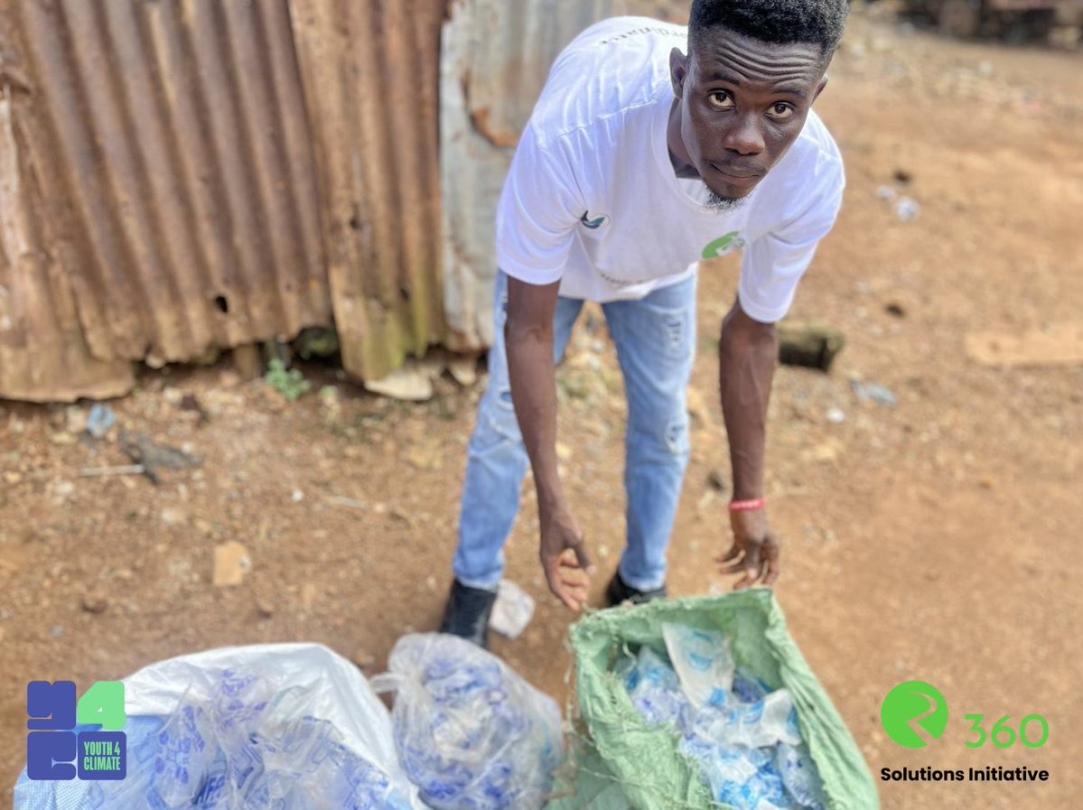 r360si's tweet image. Yesterday, the @bcrs_project team visited the Kroo Bay slum to follow-up on the plastic waste collection with some of the youth and women initially trained. We are excited about the little progress they have made so far 👏🏾👏🏾👏🏾.
#bcrsproject #youth4climate #plasticpollution