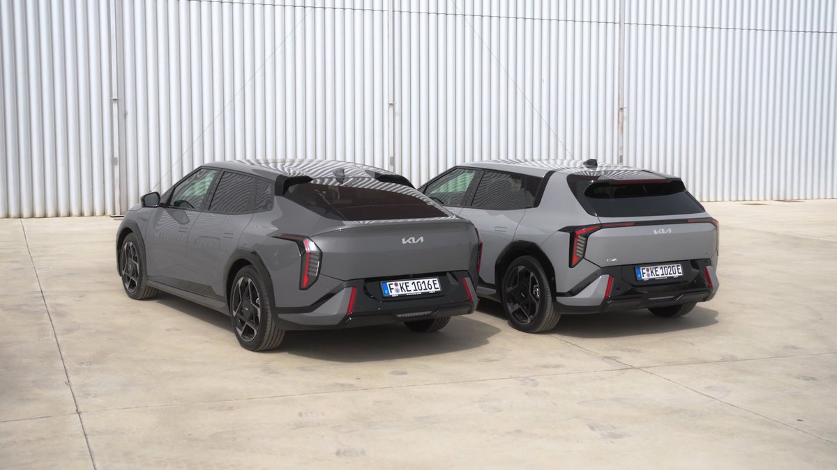 Centímetros Cúbicos (@ccubicos) on Twitter photo <a href="/KiaEspana/">Kia España</a> ofrece una gama de modelos eléctricos muy amplia ⚡️. Su última incorporación, el EV4, se desmarca como un hatchback que ofrece practicidad, versatilidad y mucha eficiencia, con una autonomía de hasta 625 km 🔋.
<a href="/puntalproduc/">puntalproductions</a> <a href="/antena3com/">Antena 3</a> <a href="/SenseiNacho/">Ignacio Villegas</a> #CCubicos403 <a href="/KiaEspana/">Kia España</a> ofrece una gama de modelos eléctricos muy amplia ⚡️. Su última incorporación, el EV4, se desmarca como un hatchback que ofrece practicidad, versatilidad y mucha eficiencia, con una autonomía de hasta 625 km 🔋.
<a href="/puntalproduc/">puntalproductions</a> <a href="/antena3com/">Antena 3</a> <a href="/SenseiNacho/">Ignacio Villegas</a> #CCubicos403