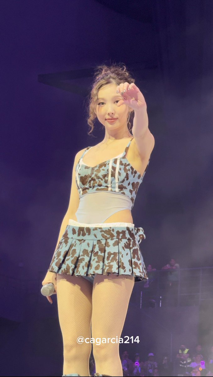 cagarcia214's tweet photo. #TWICE #트와이스
#나연 #NAYEON 
#THISISFOR_PHILIPPINES_ONCE
#TWICE_THISISFOR_WORLD_TOUR
#THISISFORINBULACAN https://t.co/Q33bHiff3o