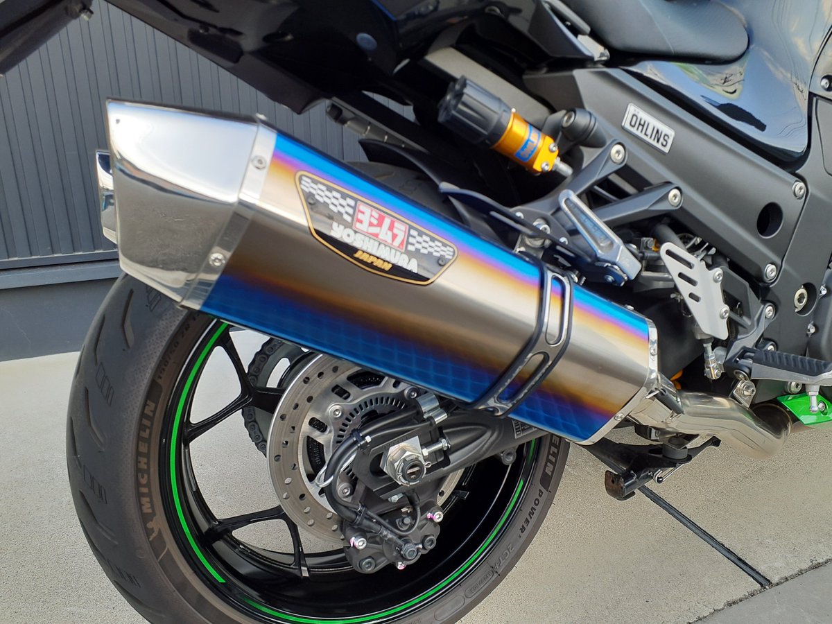 Kawasaki_202010's tweet image. ぜひおすすめしたい中古車が入庫しました! Ninja ZX-14R High Grade 2016年モデル いまや新車では手に入らない車両となりましたが、今でも個人的には名車リストに入る最高級車です!カワサキのメガスポーツをお探しならぜひご検討いただきたい1台です。
goobike.com/.../8300606B30…
#ZX14R #Ninja