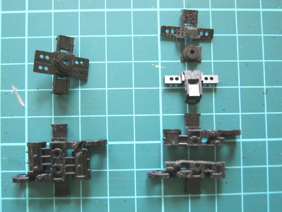 tentetu82's tweet image. #115系 #PULM #改軌大作戦 #DT21
前に試しに改軌したものを上げていますので、今回はその過程を。問題はモーターのパーツ。車輪のバックゲージ内に納めるため４㎜ほど縮めます。