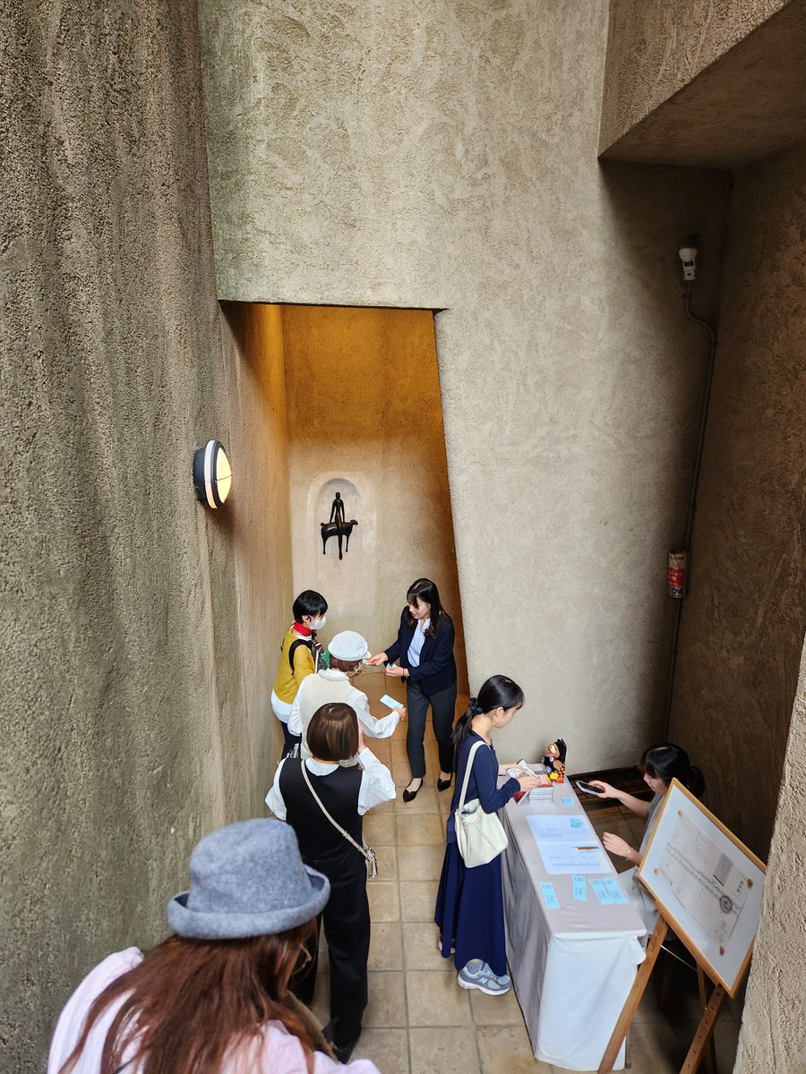 ensembleFlowEF's tweet image. 銀杏ズ(某音大寮の同志がアンフロで奇跡の再会を果たしたアラフィフ3人組広報担当)、揃って行ってまいりました！サティと研ちゃん先生が一体化した異次元の贅沢体験でした✨音の生産者(人じゃなくて音を見に行ったものですから)3人の響きが、溶け合って、包み込まれました😌✨