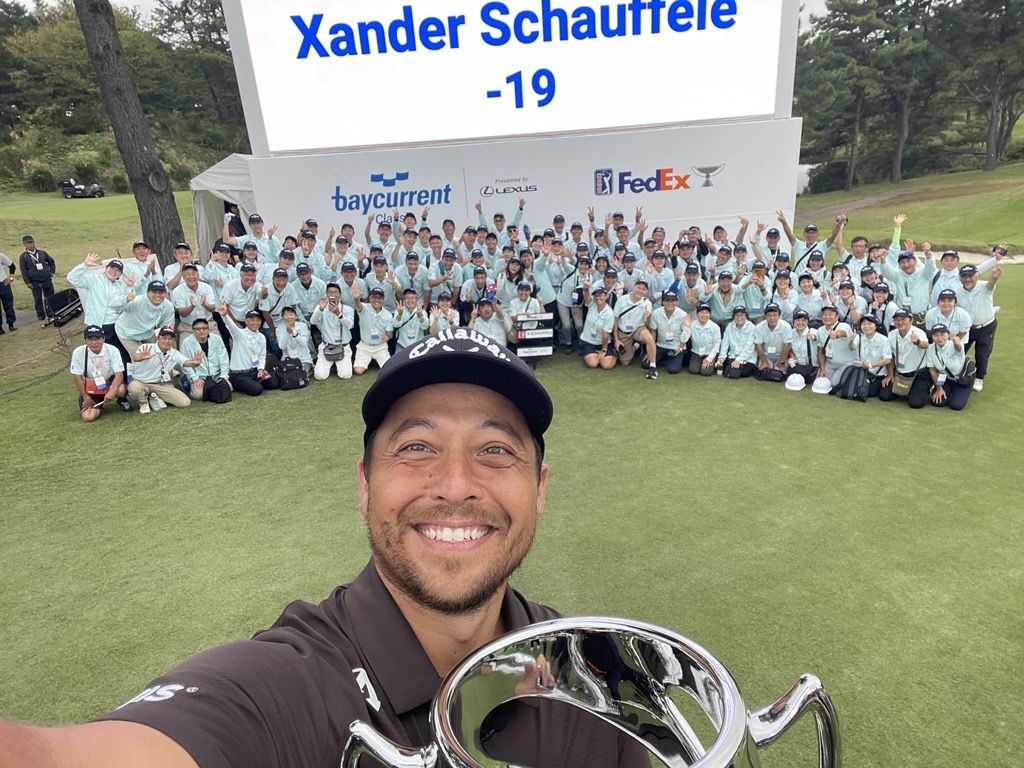 All love in Japan for Xander 🇯🇵🏆