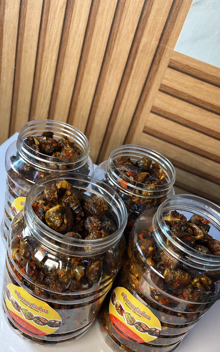 Ajokeaadee's tweet image. Deliveries on Tuesday💃💃💃💃 and we have just a few orders left to take.
It’s strictly first come, first serve!
🪣 Big 5L bucket: ₦100,000
👝 Pouch: ₦5,000 (minimum of 10)
🫙 Jar: ₦20,000
#Iyaloja