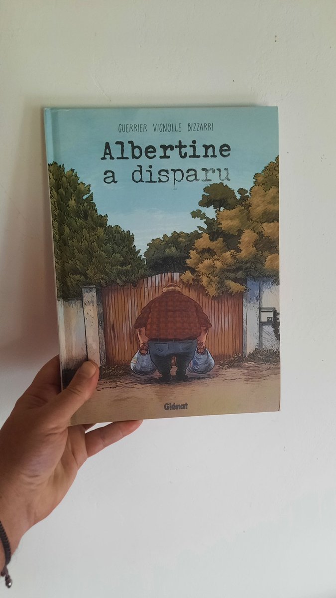 11. Albertine a disparu - Guerrier/Vignolle/Bizzarri - 2025
D'un fait divers effroyable, les auteurs tirent un album tout en sensibilité et en respect. La ruralité est tellement bien rendue, dans le dessin et dans le texte : la solitude, les non-dits, la pudeur.
#Lectures2025