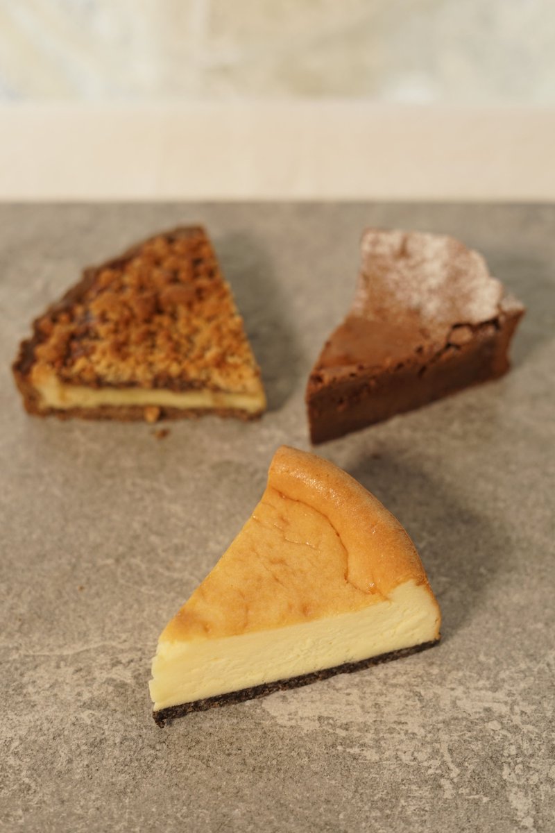 3連休も営業しております✨️
Open 10:30 / Close 18:00
クッキーが多い当店ですが、ケーキも少しだけご用意しております☺️
季節限定ケーキは焼き芋タルト（1枚目）とショコラベリー（2枚目）です。

明日も皆様のご来店お待ちしております♪
#奈良　#ならまち