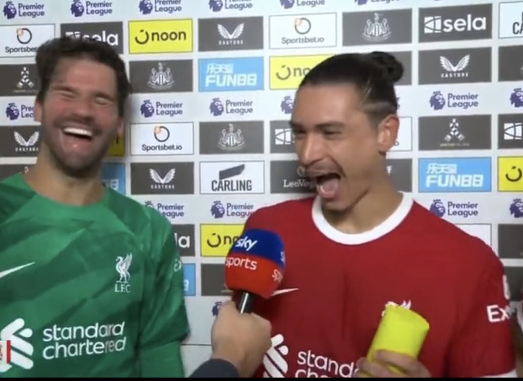 TheChelseaForum's tweet image. &quot;Ass-nal fans can&apos;t even brag about topping the league table currently.&quot; 😂