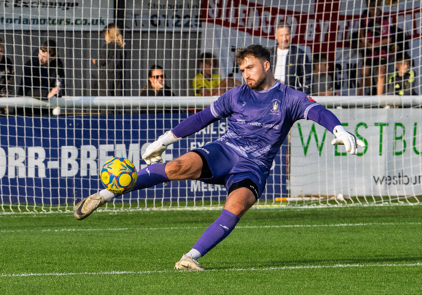 Could have easily picked up the MotM with some fantastic saves.. <a href="/adamjforster1/">Adam Forster</a> showing high levels of performance week after week. <a href="/Starsphinx_Pics/">Starsphinx</a>