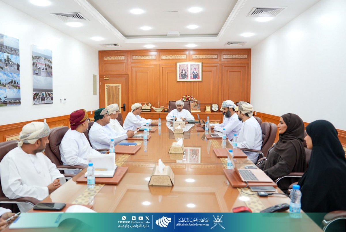 BsGovernate's tweet photo. استعرض اليوم بمكتب محافظ جنوب الباطنة مشروع تجويد النقل المدرسي بالمدارس الحكومية بـ #محافظة_جنوب_الباطنة وذلك بحضور سعادة المهندس مسعود بن سعيد الهاشمي #محافظ_جنوب_الباطنة وبحضور الدكتور مدير عام تعليمية المحافظة وبالتعاون مع وزارة المالية وديوان عام وزارة التربية والتعليم وبالشراكة مع الشركة المنفذة للمشروع (إي مشرف ).
ويهدف مشروع تجويد النقل المدرسي من خلال تطبيق أنظمة ذكية لضمان سلامة الطلبة وتنظيم العملية الإدارية للنقل المدرسي وتحسين المسارات والكفاءة التشغيلية وتتكون المنصة من عدة أنظمة .
@emushrif