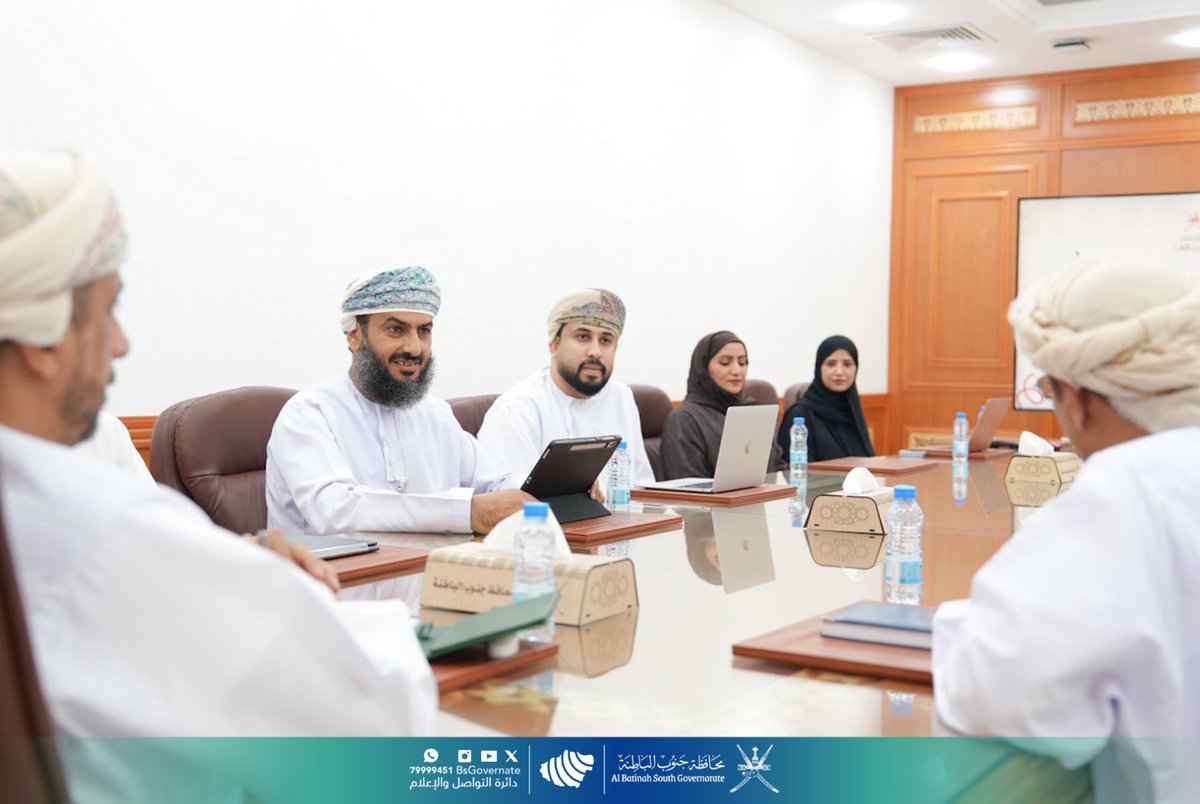 BsGovernate's tweet photo. استعرض اليوم بمكتب محافظ جنوب الباطنة مشروع تجويد النقل المدرسي بالمدارس الحكومية بـ #محافظة_جنوب_الباطنة وذلك بحضور سعادة المهندس مسعود بن سعيد الهاشمي #محافظ_جنوب_الباطنة وبحضور الدكتور مدير عام تعليمية المحافظة وبالتعاون مع وزارة المالية وديوان عام وزارة التربية والتعليم وبالشراكة مع الشركة المنفذة للمشروع (إي مشرف ).
ويهدف مشروع تجويد النقل المدرسي من خلال تطبيق أنظمة ذكية لضمان سلامة الطلبة وتنظيم العملية الإدارية للنقل المدرسي وتحسين المسارات والكفاءة التشغيلية وتتكون المنصة من عدة أنظمة .
@emushrif
