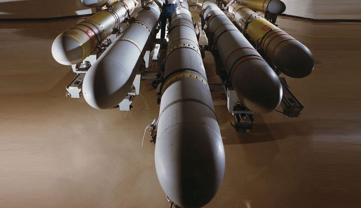 KREMLIN IN PANIC: US and Ukraine agree on Tomahawk supply

The Kremlin has no opportunity to adequately respond to the supply of Tomahawks to Ukraine, according to the information and consulting company Defense Express. Analysts are sure: Moscow will have to put up with this in