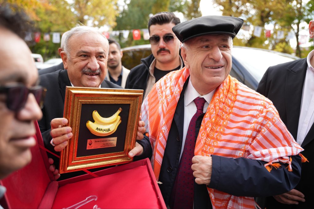zaferpartisi's tweet photo. Zafer Partisi Tarım Çalıştayı, Genel Başkanımız Sayın Prof. Dr. Ümit Özdağ’ın katılımlarıyla başladı. https://t.co/KxPuLIm5UC