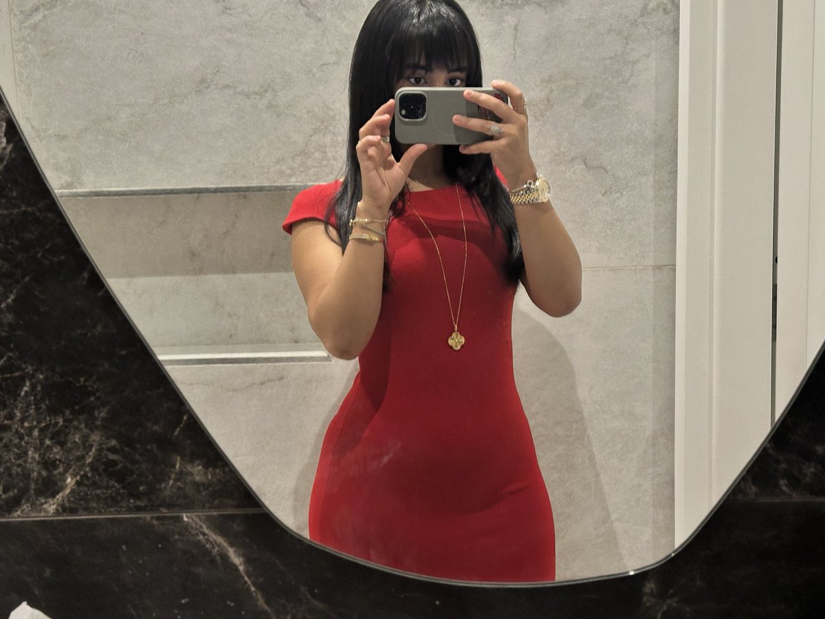 Everythings better in red❣️