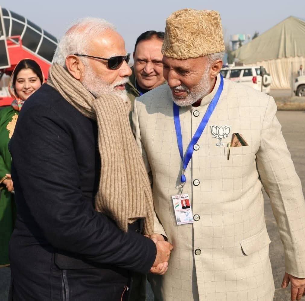 asfaqsaify's tweet image. भारतीय जनता पार्टी ने कश्मीर से जनाब  गुलाम मोहम्मद मीर साहब को राज्यसभा प्रत्याशी बनाए जाने पर बहुत-बहुत बधाई। देश के लोकप्रिय प्रधानमंत्री आदरणीय श्री नरेंद्र मोदी जी का हार्दिक आभार।
Bharatiya Janata Party (BJP) Narendra Modi
