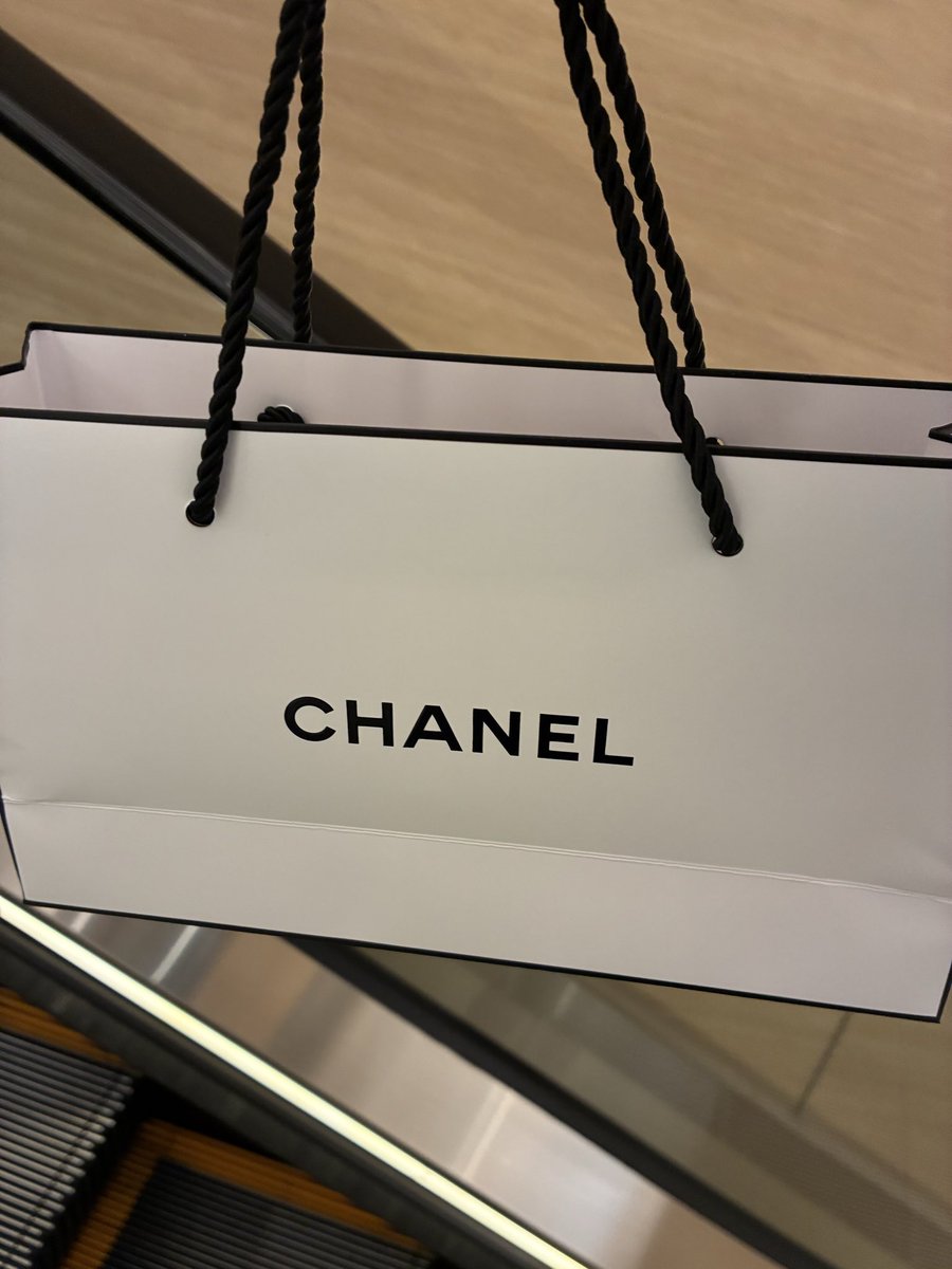 選ばれたのはCHANELでした
香水で2万て...
まぁこれで1週間くらいなら風呂キャンしても大丈夫やな