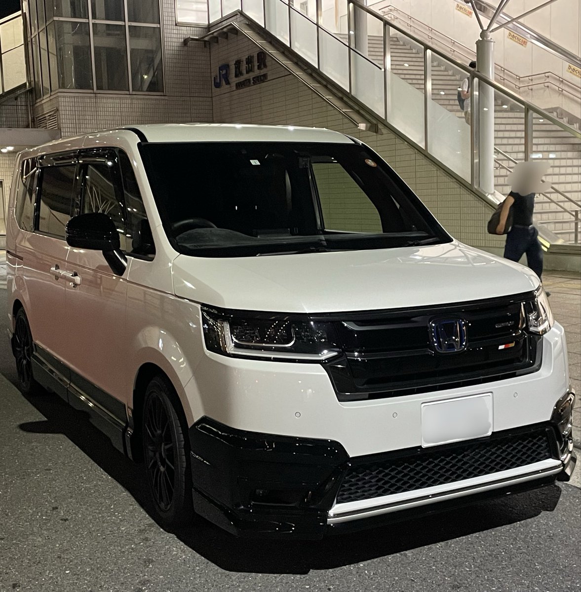 racing218's tweet photo. JR放出駅とステップ無限
#ステップワゴン
#ツートンステップワゴン
#無限ステップワゴン https://t.co/E5ePdjjXfo