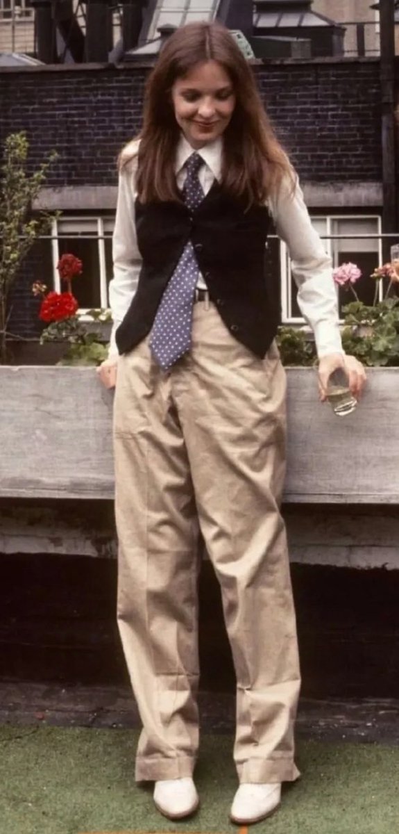 Everybody wants to laugh,
but nobody wants to cry
Everybody wants to go to heaven, 
but nobody wants to die

youtu.be/cqUhO8IMyIY?si…