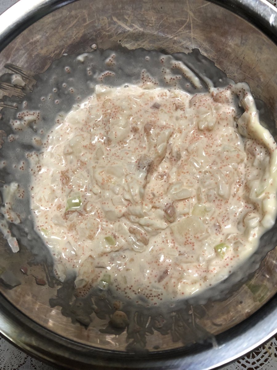 chikinsandayo's tweet photo. 今、晩御飯作ってる。この歳になると、いろいろ大変だね。今日新しいドレッシング開発した。��とで教えるね。 https://t.co/oc5GhJHUZy