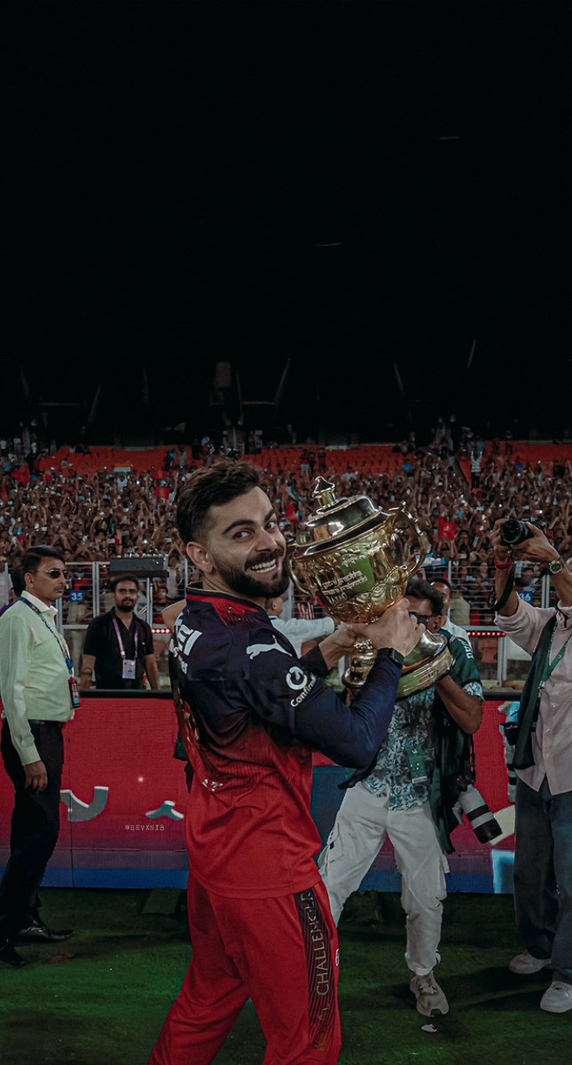 18_viratians's tweet image. I am still stuck in those moments 🥹❤️
3rd June, 2025
A date worth remembering till the eternity ✨

#viratkohli #royalchallengersbangalore #rcb #ipl