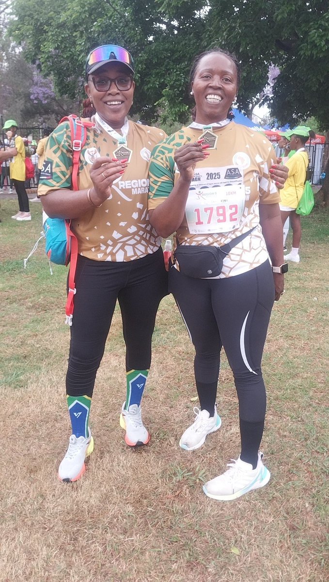 Mamje4's tweet photo. Raining or not, we are committed to this addiction💫
#region5marathon
#UnionBuildings 
#RunningWithSoleAC 
#FetchYourBody2025 
#IChoose2BActive https://t.co/celjXh5amf