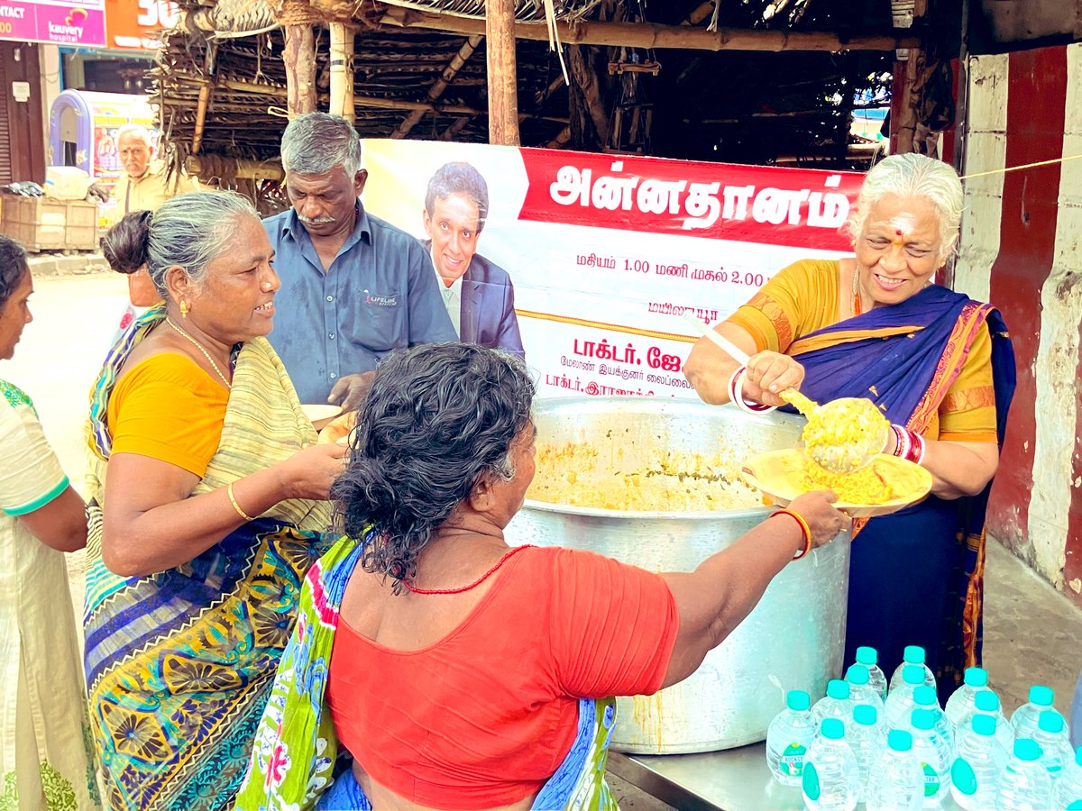 DrJSROfficial's tweet image. “In a world that moves fast, kindness never goes out of style.”

12-October-2025

Feeding someone hungry is not just an act of compassion — it is the purest expression of being human.

Today’s Annadhanam reminds us that true wellness begins when we care for one another.
May every…