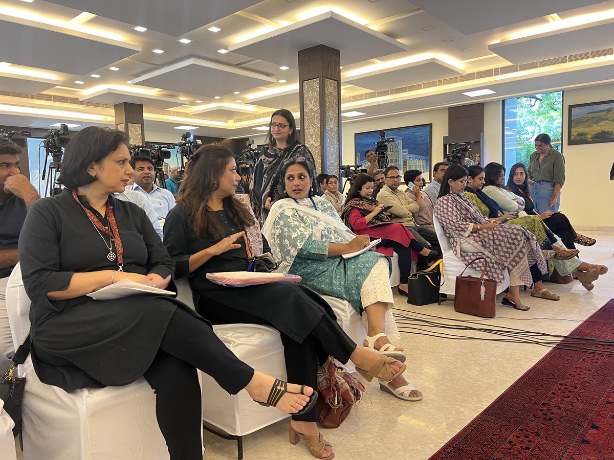 siddhantvm's tweet image. Women Journalists seated in the Front Row At The Afghan Embassy Presser