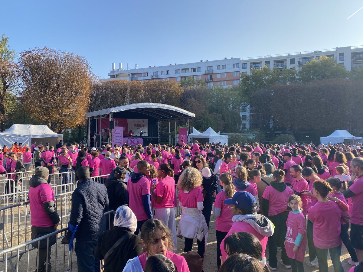 Les élèves du parcours défense du collège et des professeurs présents à cette course solidaire ! <a href="/villeclichy/">Ville de Clichy-la-Garenne</a> #clichy