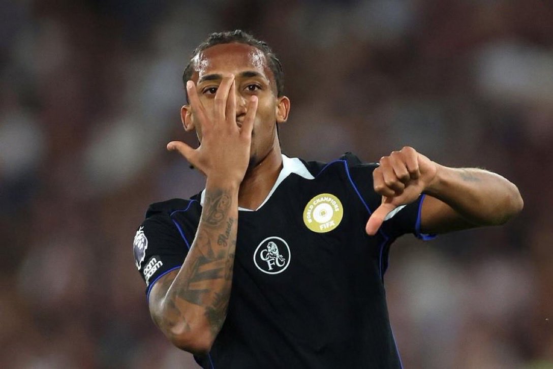 PeakSxnti's tweet image. Last 8 Games:

0 Shots on target 
0 Shots off target.

Why is the media quiet on him?