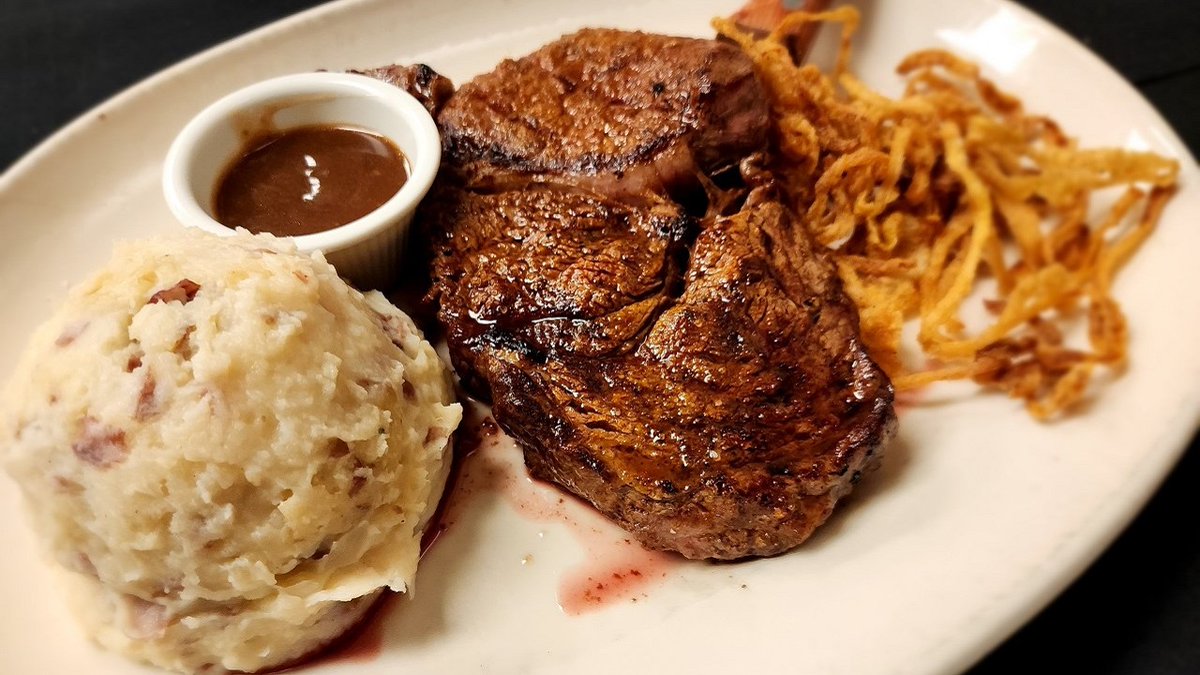 ProspectorsRest's tweet photo. Out of this world mouthwatering steaks!

We take pride in our #steaks w/lots of LOVE! Served w/fresh hot homemade rolls &amp; choice of side salad or bowl of soup. Most steaks served w/mashed potatoes &amp; or side item Brunch 9:30am-1:30pm Sundays

Sun 9:30am-10pm 856-235-1121 #Foodies https://t.co/2d46i0vIWn