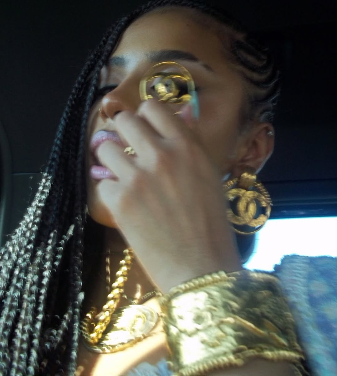 TygersAccess's tweet image. Tyla posts a July photo dump on Instagram (1/2).

“SAY YOU LOVE ME #PUTMEINCHANEL”